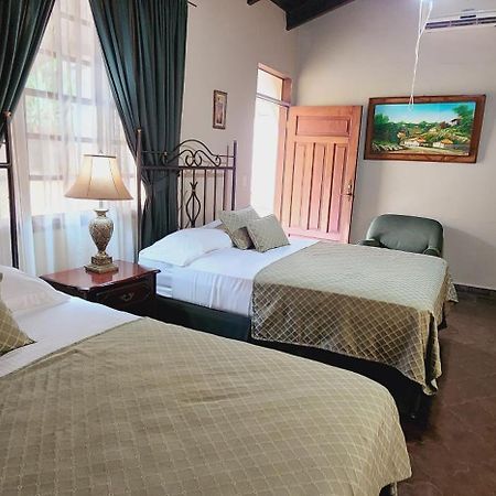 Camilas Hotel San Pedro Sula Eksteriør billede
