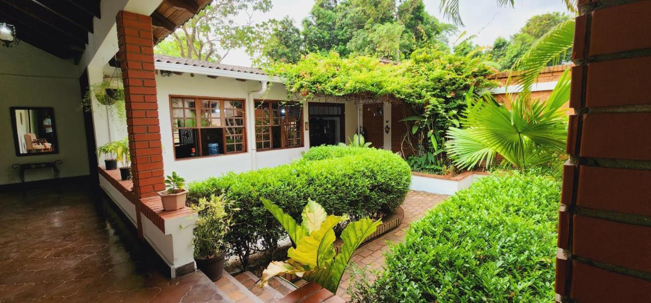 Camilas Hotel San Pedro Sula Eksteriør billede