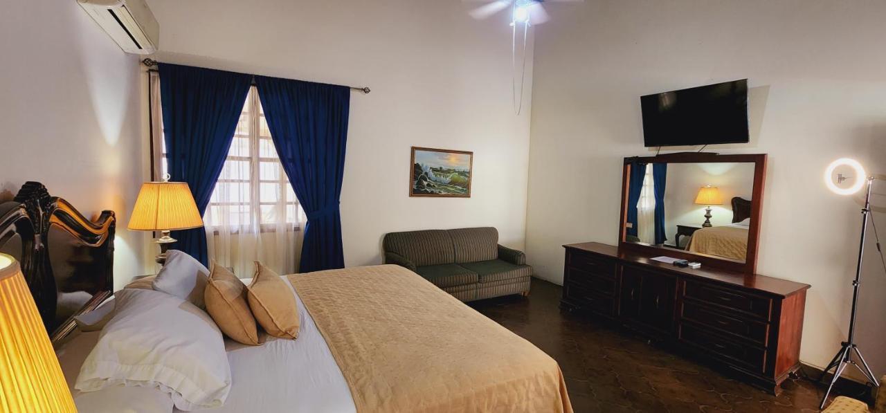 Camilas Hotel San Pedro Sula Eksteriør billede